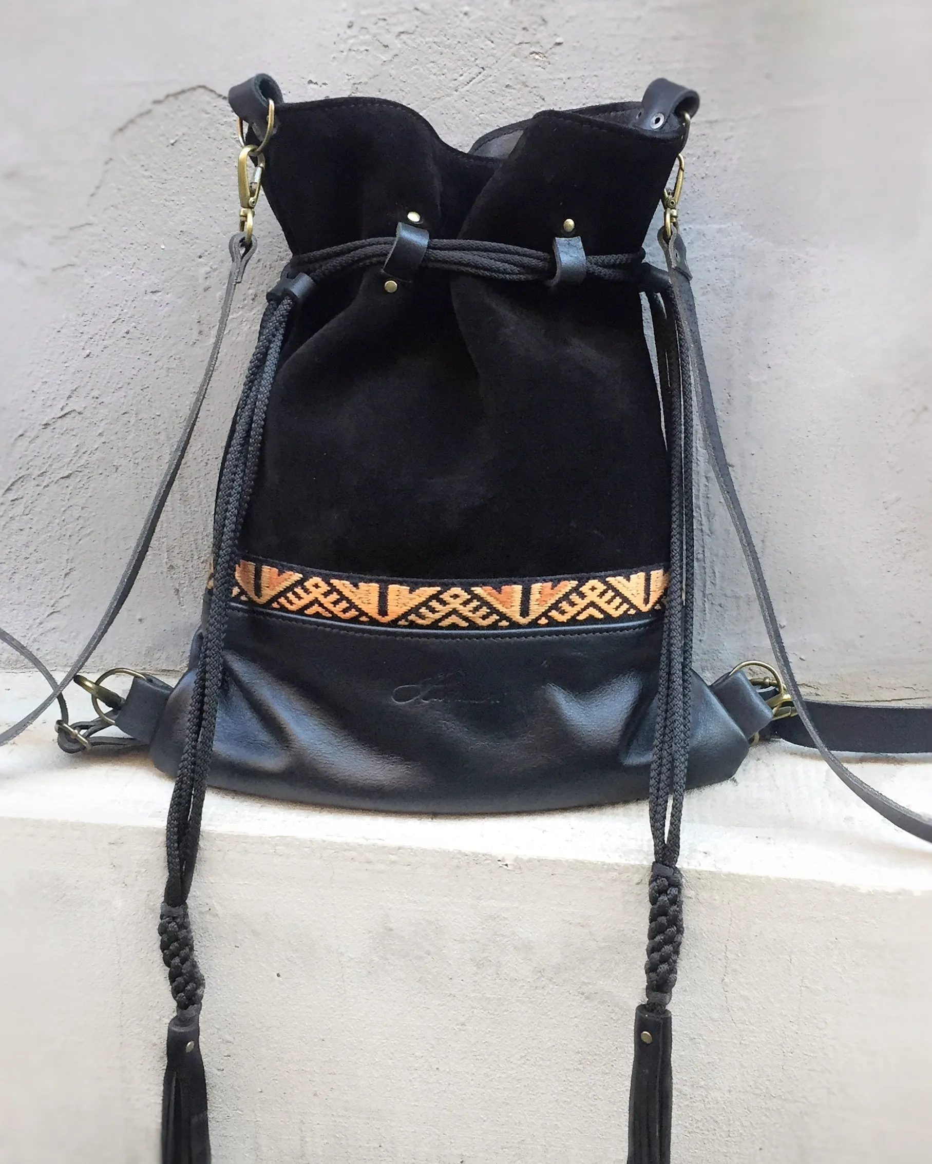 BLACK GEOMETRIC BACKPACK/TOTEBAG