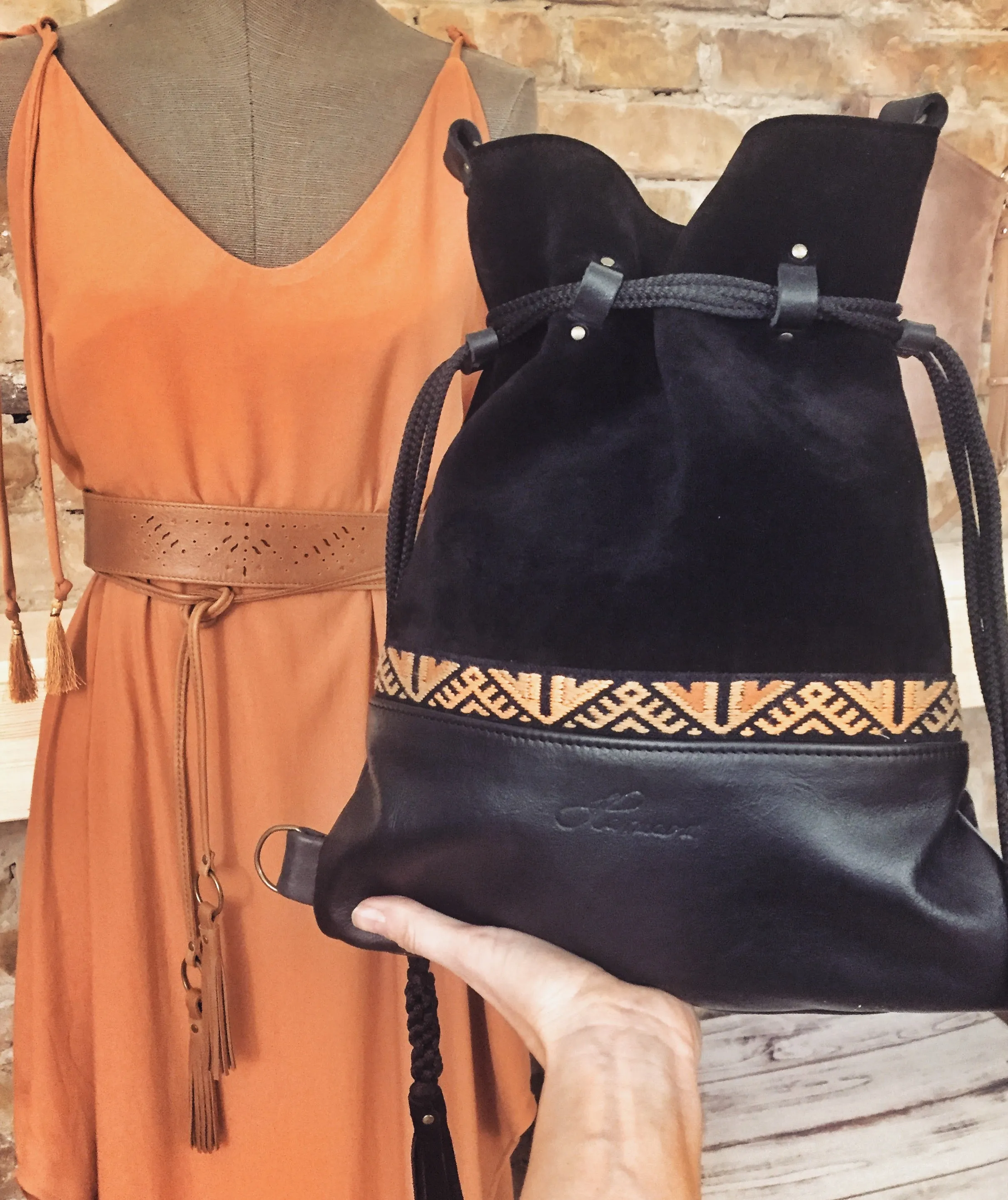 BLACK GEOMETRIC BACKPACK/TOTEBAG