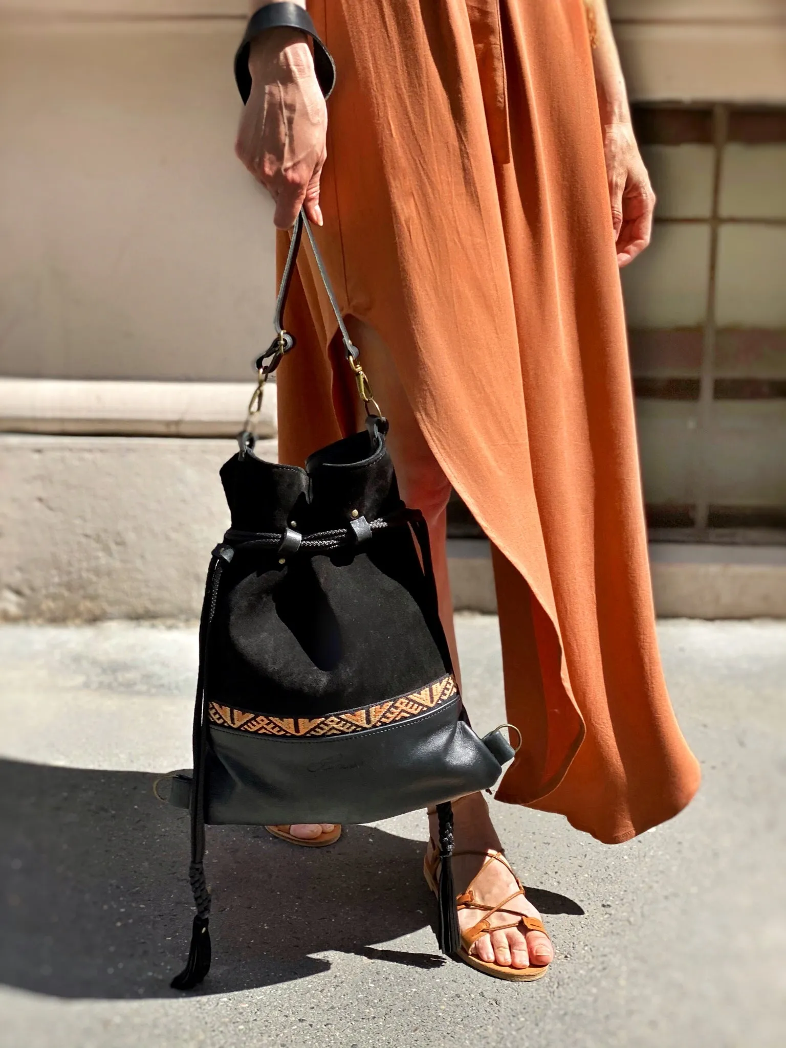 BLACK GEOMETRIC BACKPACK/TOTEBAG